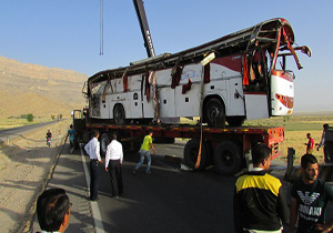 مرگ راننده اتوبوس سانحه اتوبوس  جاده سروستان