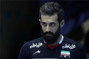 معروف:دست هواداران را می‌بوسم