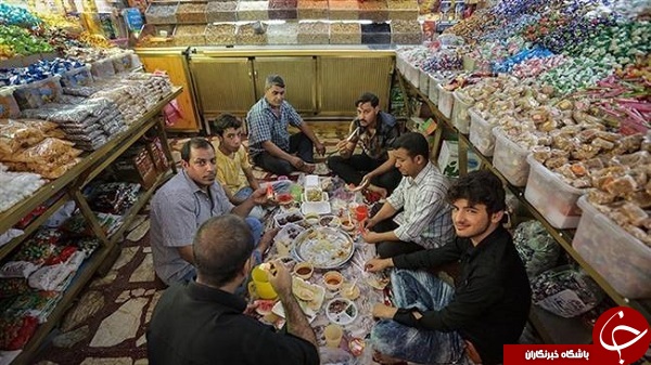 سفرۀ افطار بازاریان در نجف اشرف + تصاویر