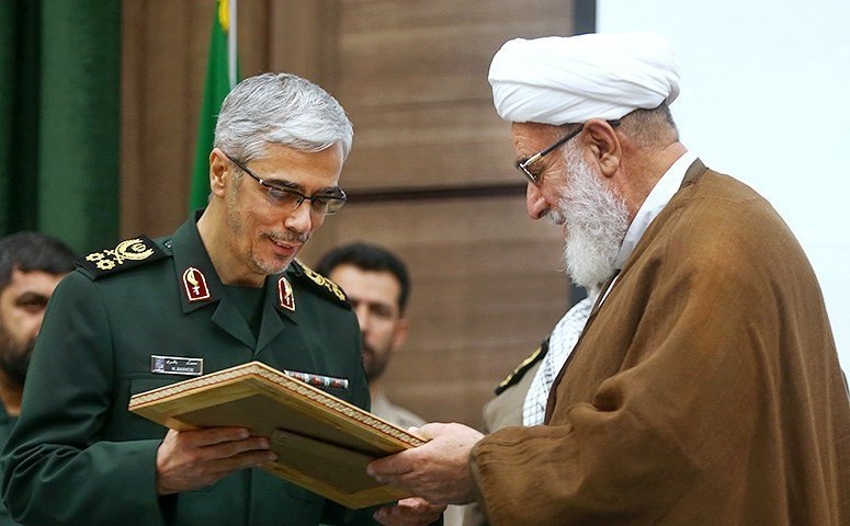 مراسم تودیع سرلشکر فیروزآبادی و معارفه سرلشکر باقری برگزار شد مراسم تودیع سرلشکر فیروزآبادی و معارفه سرلشکر باقری برگزار شد
