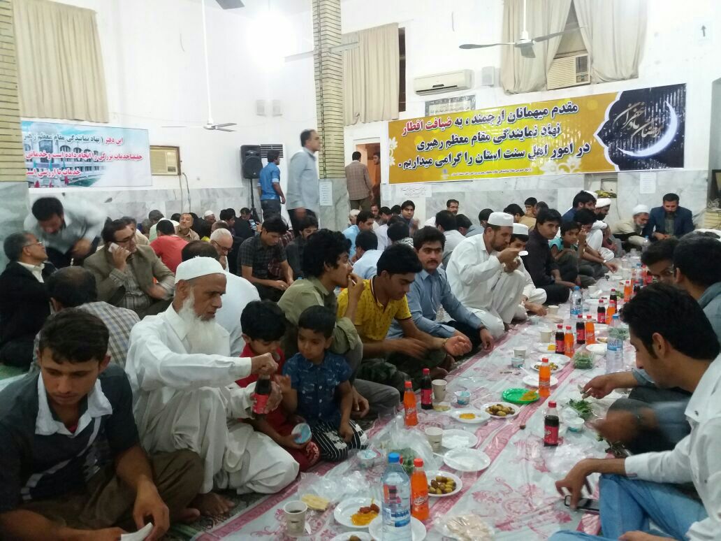 سفره افطاری وحدت در منوجان