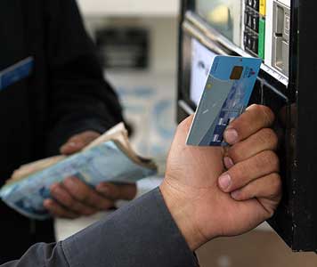 حذف کارت سوخت در دستور کار مجلس نیست/بنزین تک نرخی می ماند