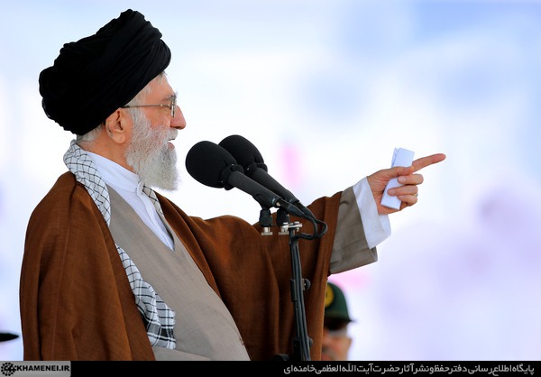 مصادیق لاف در غریبی آمریکایی ها/ ماجرای دستگیری ملوانان را به خاطر بسپارید