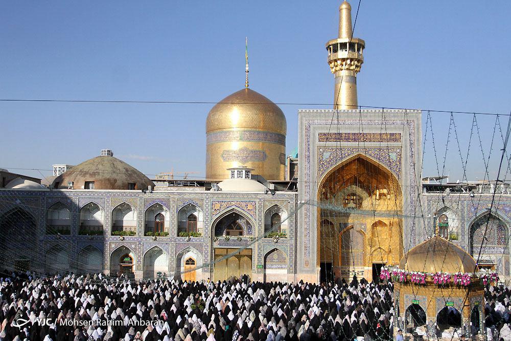 برگزاری نماز باشکوه عید فطر در حرم مطهر رضوی+تصاویر