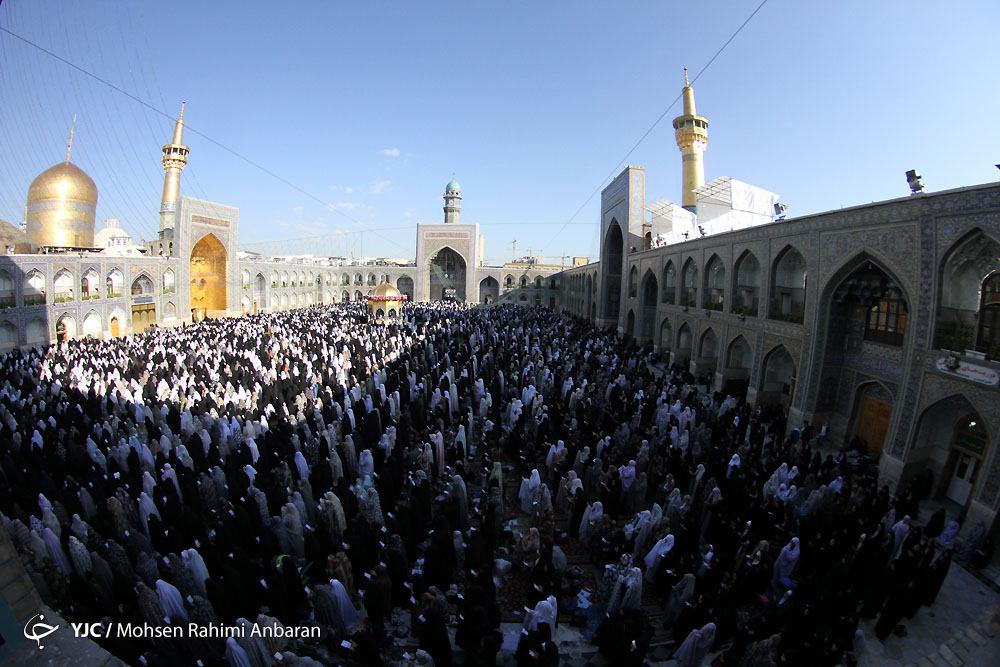 برگزاری نماز باشکوه عید فطر در حرم مطهر رضوی+تصاویر