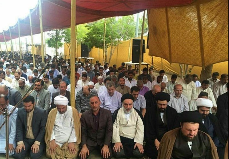 اقامه نماز عید سعید فطر به امامت سید حسن خمینی در کراچی پاکستان + عکس