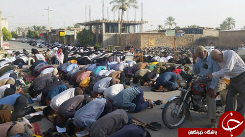 نماز عید فطر سوار بر موتور سیکلت+تصاویر
