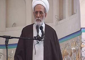 کسانی که رابطه با آمریکا را پیشرفت می دانند،عقل خود را باخته‌اند