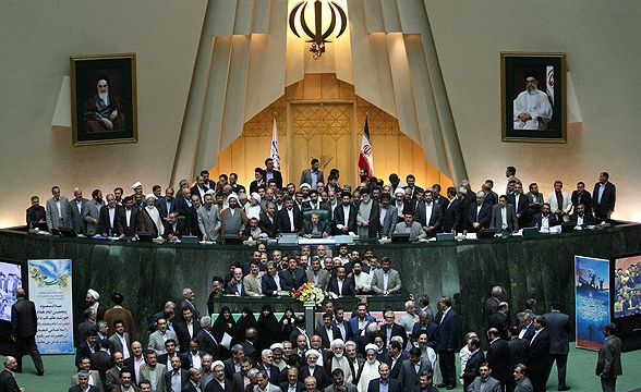 اولین سیلی به 