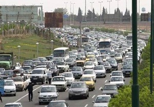 چرا ایرانی‌ها تعطیلات را در جاده‌ هستند؟