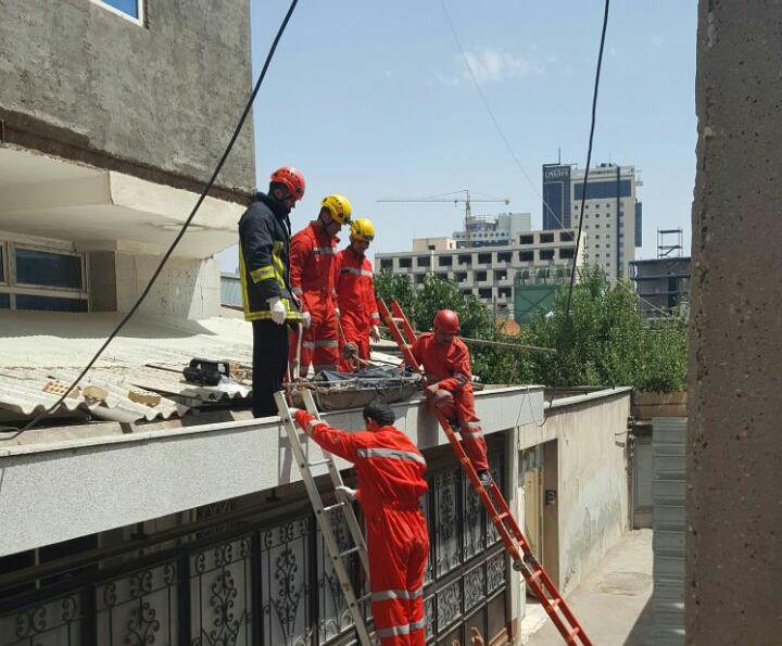 سقوط مرگبار بانوی میانسال از طبقه پنجم ساختمان مسکونی در مشهد