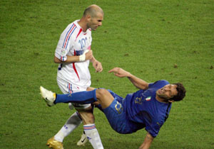 افشاگری ماتراتزی بعد از 10 سال: به خواهر زیدان توهین کردم، نه مادرش!