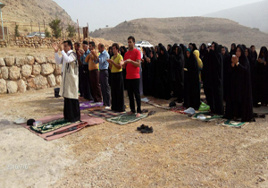 نماز عید فطر قوم بختیاری در یک روستا + فیلم