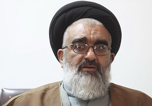 متاسفانه مردم برای بدست آوردن پول بیشتر از نماز اهمیت می دهند