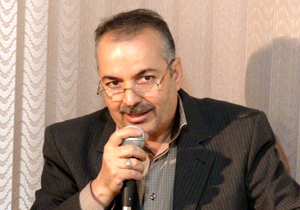 دولت به هنرمندان خوشنویسی توجه بیشتری کند