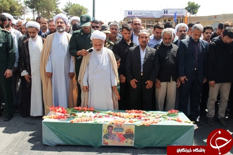 پیکر شهید فخری از شهدای مدافع حرم در سمنان تشییع شد