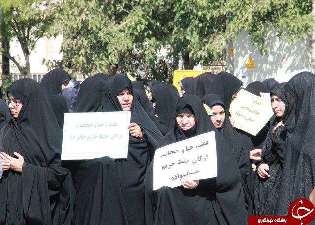 راهپیمایی و اجتماع روز ملی عفاف و حجاب در گناباد+ تصویر