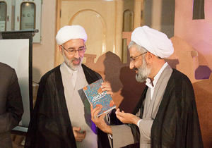 مخاطب داستان من همه اقشار هستند/ با چاشنی عشق قصه را جذاب‌تر کردم