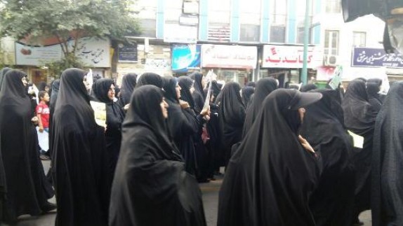 راهپیمایی مدافعان حریم خانواده در اراک + تصاویر