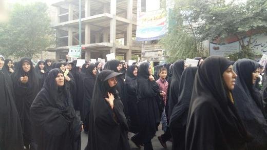 راهپیمایی مدافعان حریم خانواده در اراک + تصاویر