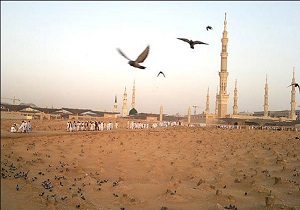 چه کسی برای اولین بار بر روی قبر پیامبر بنا درست کرد؟