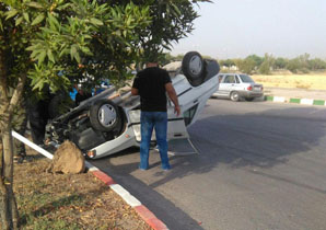 واژگونی پراید در شوشتر + تصاویر