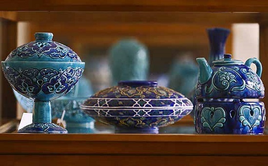 سفال آبی در تبریز/نقش و نگارهای آبی رنگ روی ظروف گلی تبریز