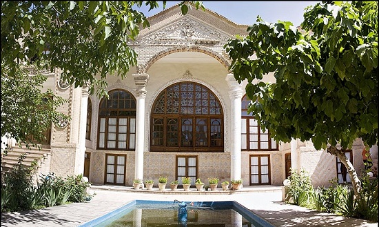 سفال آبی در تبریز/نقش و نگارهای آبی رنگ روی ظروف گلی تبریز