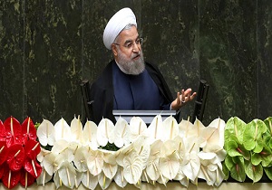 ادعای لس آنجلس تایمز: یک سال پس از توافق هسته‌ای ایران، اتهامات فساد برخی مقامات، روحانی را تحت فشار قرار داده است