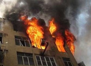 انفجار خونین منزل مسکونی در خیابان کمیل/ 3 نفر دچار سوختگی شدند