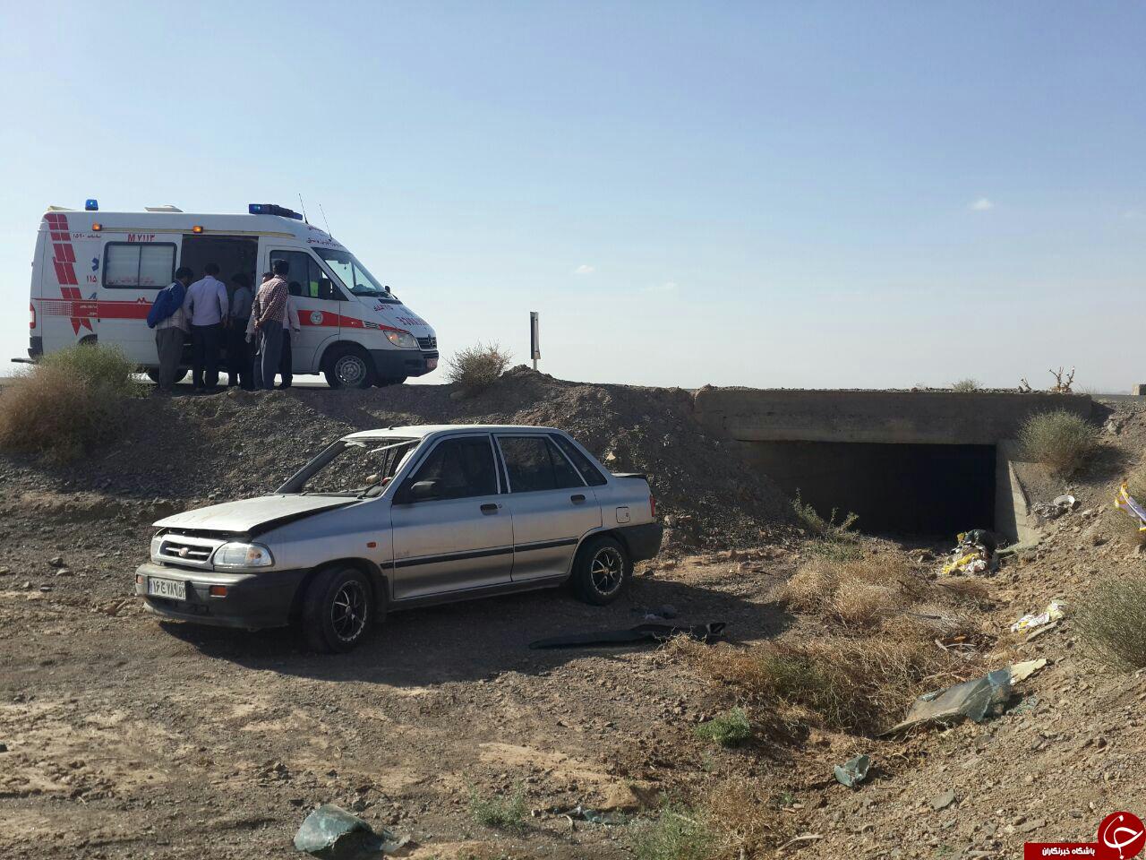 دو مصدوم در حادثه واژگونی پراید + تصویر