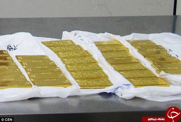 قاچاق شمش طلا در جیب شلوار+تصاویر