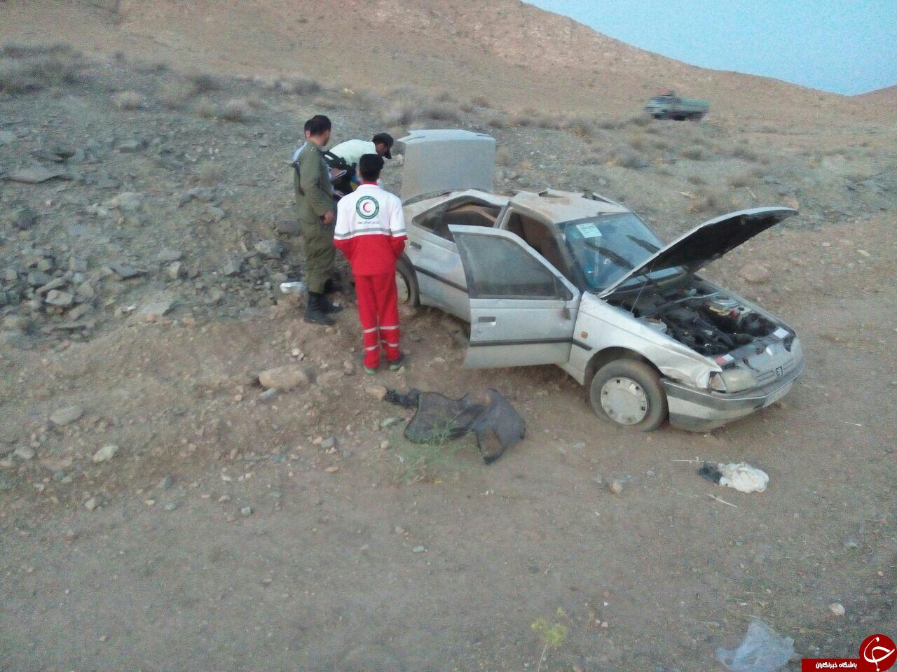 واژگونی خودروی پژو ۴۰۵ در محور اصفهان - گلپایگان