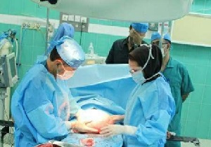خارج کردن توده 10 کیلوگرمی از شکم یک خانم مهابادی