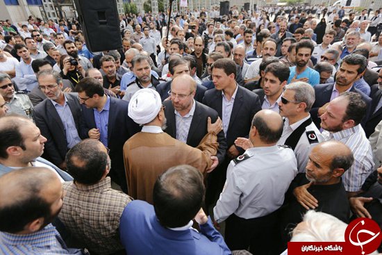 مسئولان شهری به احترام &laquo;آتش نشان شهید&raquo; تمام قد ایستادند+ تصاویر