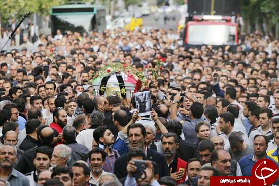 مسئولان شهری به احترام &laquo;آتش نشان شهید&raquo; تمام قد ایستادند+ تصاویر