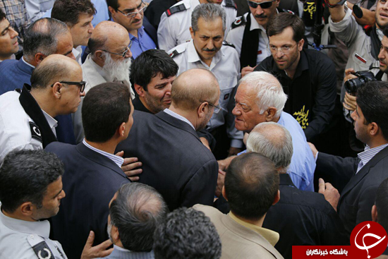 مسئولان شهری به احترام &laquo;آتش نشان شهید&raquo; تمام قد ایستادند+ تصاویر