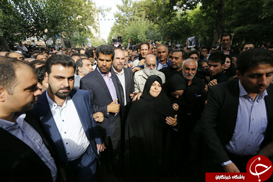 مسئولان شهری به احترام &laquo;آتش نشان شهید&raquo; تمام قد ایستادند+ تصاویر