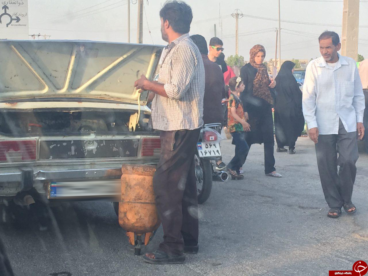 شارژ غیر استاندارد کپسول گاز خودرو در آبادان + تصاویر شارژ غیر استاندارد کپسول گاز خودرو در آبادان + تصاویر