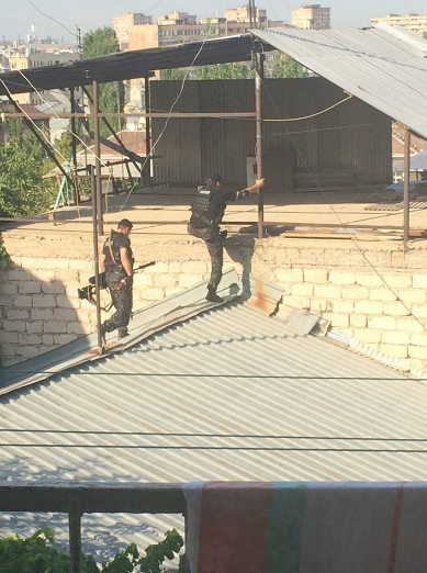 گروگان&zwnj;گیری در پایتخت ارمنستان/ آزادی دو پلیس از دست گروگانگیران/ نگرانی&zwnj;ها از احتمال کودتا+ عکس