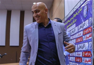 منصوریان:نفت امشب تکلیف را روشن نکند، شکایت می کنم/جای من و دایی عوض شده است
