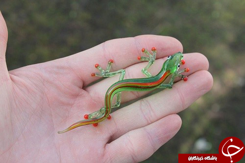 ساخت مجسمه های شیشه ای دست ساز+تصاویر