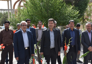غبارروبی و گلباران گلزار مطهر شهدا