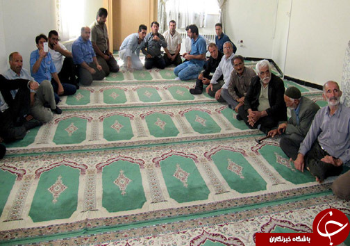 تجمع مردم روستای فیازمند نهاونددر اعتراض به کمبود آب اشامیدنی+تصاویر