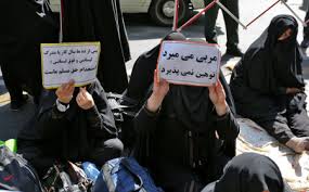 تجمع معلمان حق&zwnj;التدریس مقابل مجلس