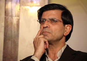 هیچ ناشری نباید حوزه شعر یا داستان را در انحصار خود بداند