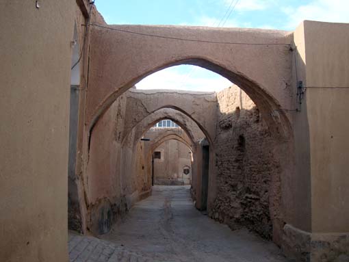 تنها قلعه مسکونی در روستایی با قدمت دوهزارساله!