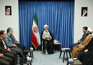 دیدار اعضای ستاد اقامه نماز شهرداری با نمانده ولی فقیه