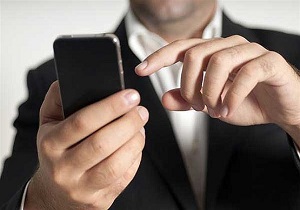 به هیچ وجه در این حالت با موبایل کار نکنید، کور می شوید!
