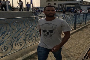 جانواريو در تمرين آبی پوشان